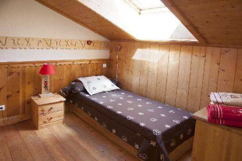 Location de vacances - Appartement à Pralognan-la-Vanoise - La chambre, pour 2  enfants, savoyarde   avec 2 lits gigogne