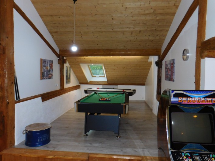 Location de vacances - Gîte à Arrentès-de-Corcieux - Salle de jeux Billard et Air hockey