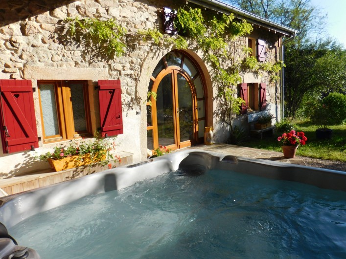 Location de vacances - Gîte à Arrentès-de-Corcieux - SPA / Façade avant