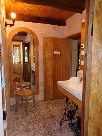 Location de vacances - Gîte à Arrentès-de-Corcieux - Salle d'eau RDC