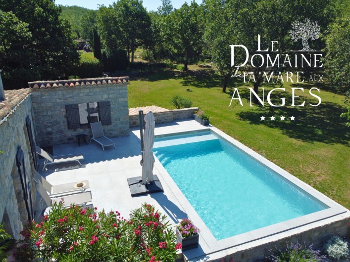 Location de vacances - Villa à Labeaume - piscine privative orée du bois 8 x 4 x 1.50 m