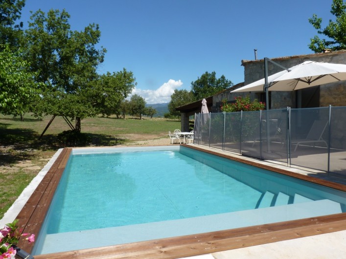 Location de vacances - Villa à Labeaume - piscine avec sécurité enfant sans vis à vis