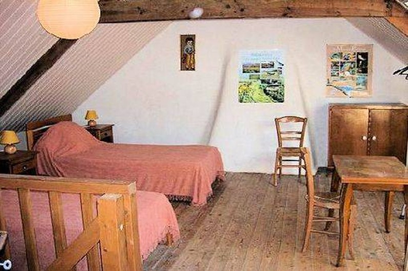 Location de vacances - Gîte à Saint-Gelven - chambre mezzanine, 2 lits largeur 0.90