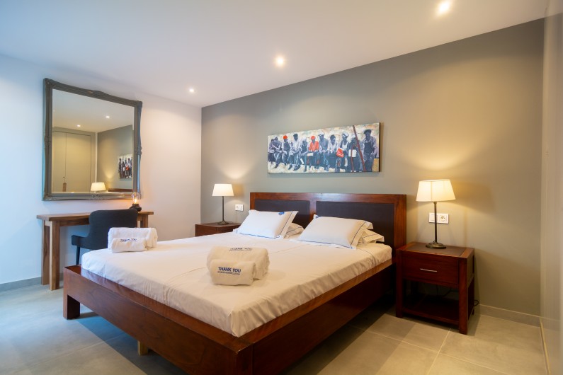 Location de vacances - Chalet à Marbella - Chambre à coucher avec grande armoire et lit double