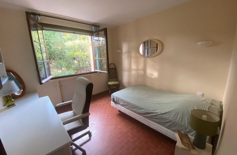 Location de vacances - Maison - Villa à Carqueiranne - Chambre avec 1 lit 120 x 180