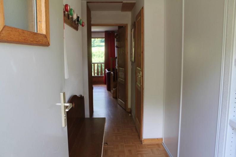 Location de vacances - Appartement à Saint-Sorlin-d'Arves - couloir entrée