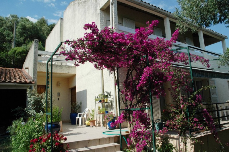 Location de vacances - Gîte à Alata - Entrée du gîte