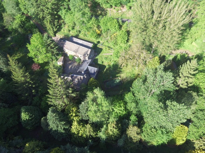 Location de vacances - Chambre d'hôtes à Saint-Laurent-de-Lévézou - Vue aérienne de La Melière