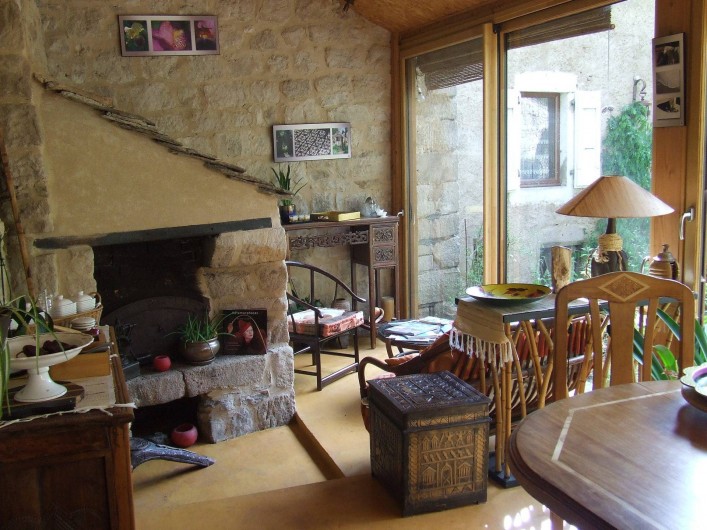 Location de vacances - Chambre d'hôtes à Saint-Laurent-de-Lévézou - Coin salon véranda