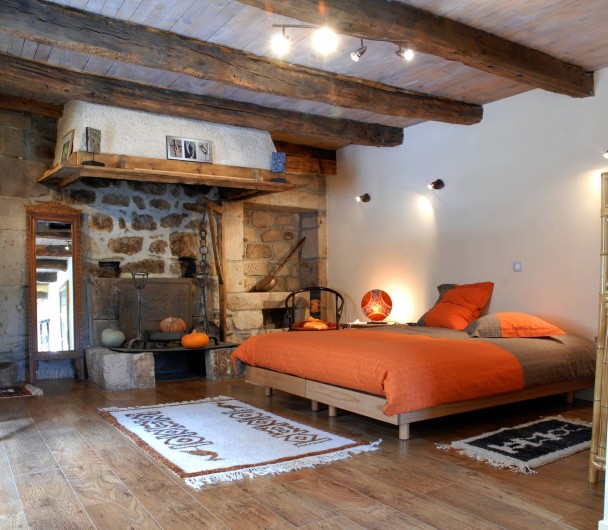 Location de vacances - Chambre d'hôtes à Saint-Laurent-de-Lévézou - Chambre de la Cour