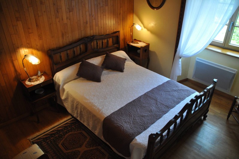 Location de vacances - Gîte à Saint-Flour - chambre jaune