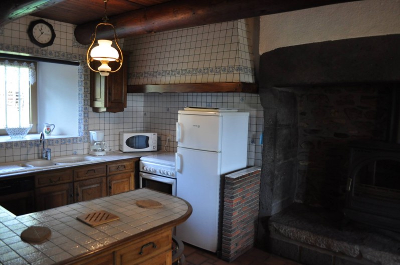 Location de vacances - Gîte à Saint-Flour - coin cuisine