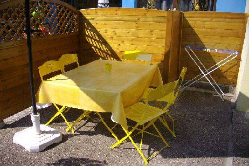 Location de vacances - Gîte à Kaysersberg - Terrasse de plain pied devant le pavillon Muscat