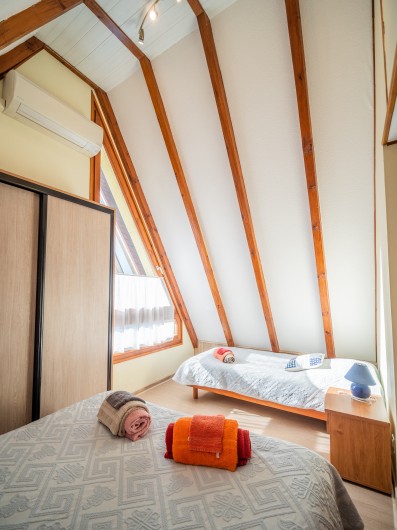 Location de vacances - Gîte à Kaysersberg - Le lit une personne