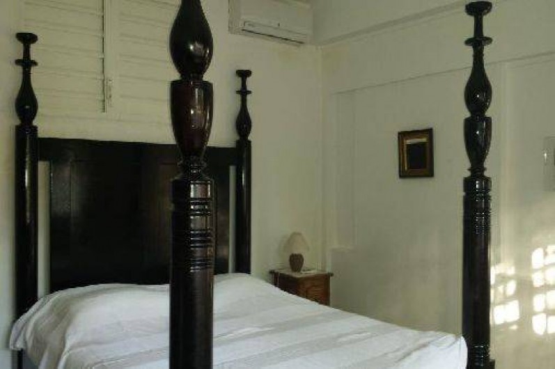 Location de vacances - Villa à Saint-François - Chambre avec lit 160 x 200 climatisée, salle de bain et Wc