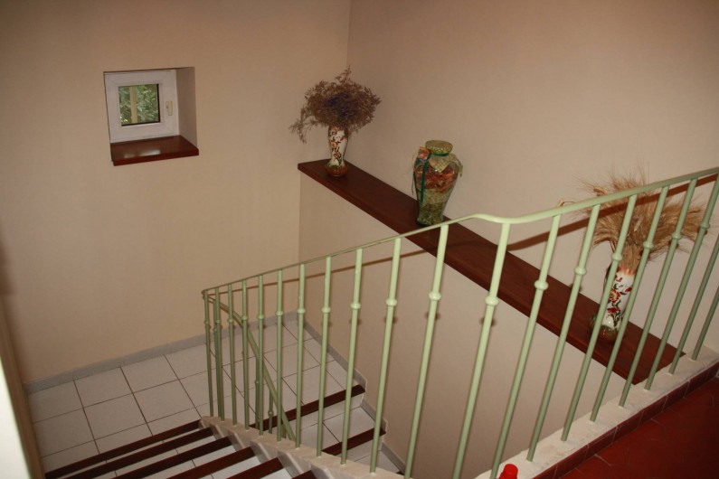 Location de vacances - Mas à Montfavet - Montée d'escaliers