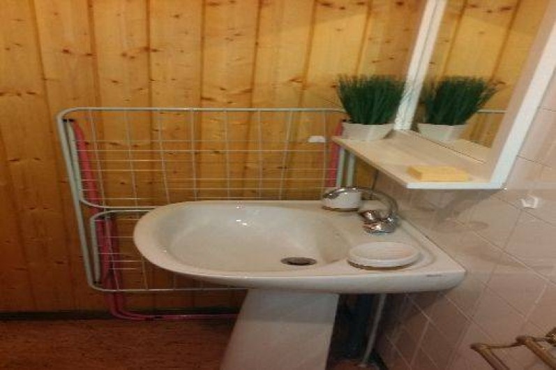 Location de vacances - Maison - Villa à Allevard - salle de bains