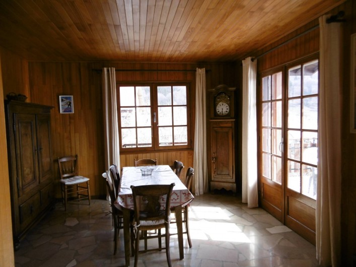 Location de vacances - Chalet à Menthon-Saint-Bernard - Autre vue depuis le salon/salle à manger