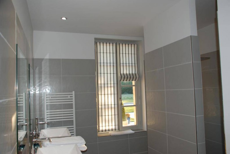 Location de vacances - Chambre d'hôtes à Saint-Magne-de-Castillon - Chambre Clématis