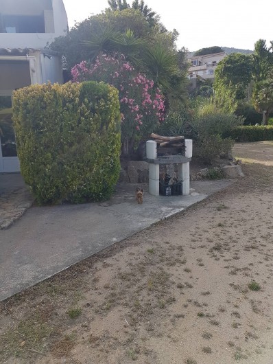 Location de vacances - Studio à Sagone - BARBECUL