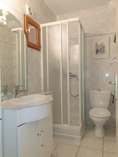 Location de vacances - Studio à Le Lavandou - Salle de bains
