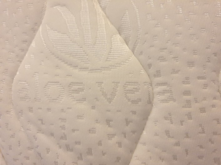 Location de vacances - Studio à Le Lavandou - Matelas à  mémoire de forme