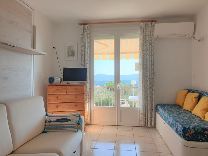 Location de vacances - Studio à Le Lavandou - Pièce principale