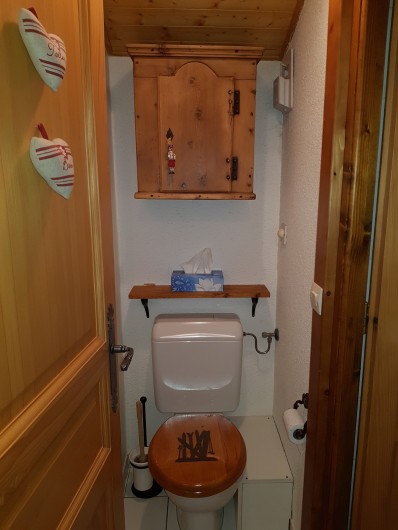 Location de vacances - Appartement à Le Grand-Bornand - WC N° 2 à l'étage des chambres