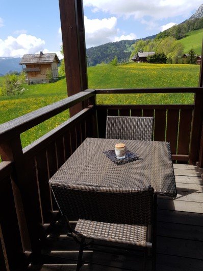 Location de vacances - Appartement à Le Grand-Bornand - Balcon du séjour 3/3