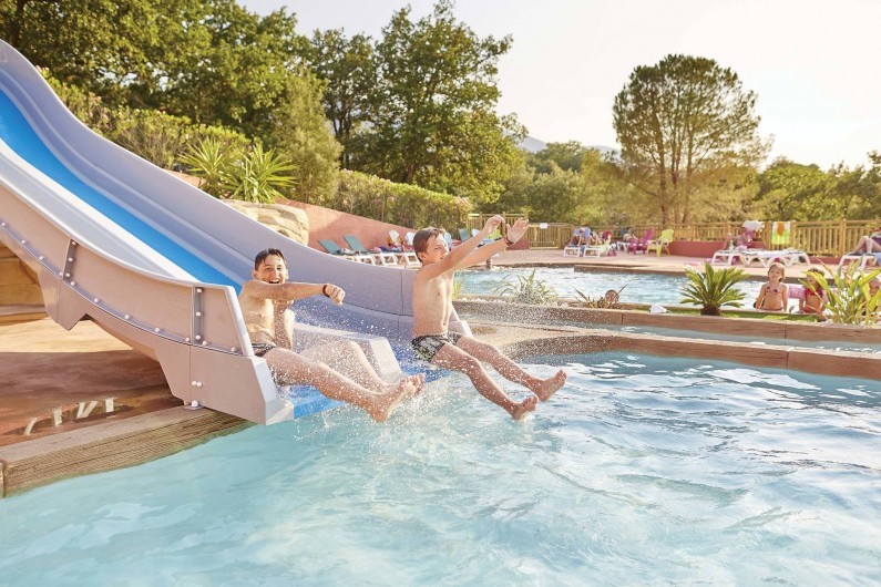Location de vacances - Camping à Laroque-des-Albères - Toboggan extérieur
