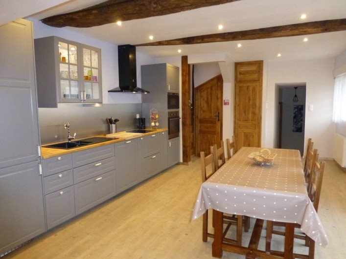 Location de vacances - Gîte à Essômes-sur-Marne - cuisine rustique chic tout équipée