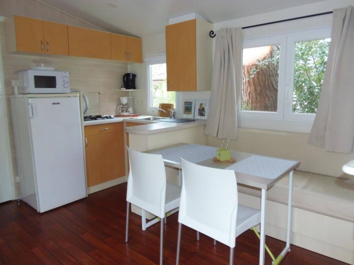 Location de vacances - Camping à Sorède - Mobil-home les Lys 30 m² - 2 chambres - terrasse 10 m²