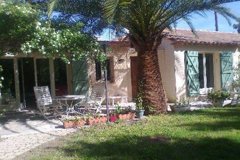 Location de vacances - Villa à Golfe-Juan - La maison est de plain pieds !