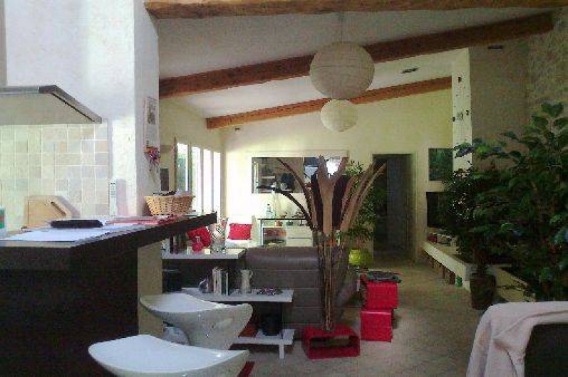 Location de vacances - Villa à Golfe-Juan - Cuisine et salon ......