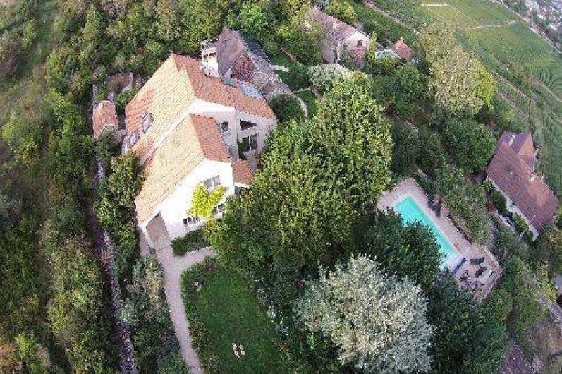 Location de vacances - Chambre d'hôtes à Beaune - Maison La Terre d'Or au dessus des vignes de Beaune: jardins, piscine, jacuzzi