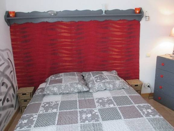 Location de vacances - Gîte à Salon-de-Provence - La chambre et son lit pour 2 personnes