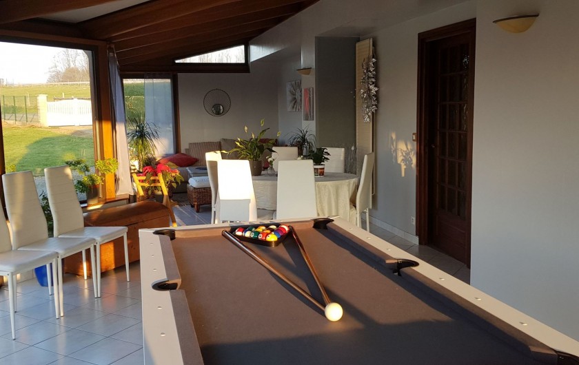 Location de vacances - Gîte à Bourguenolles - Véranda avec billard