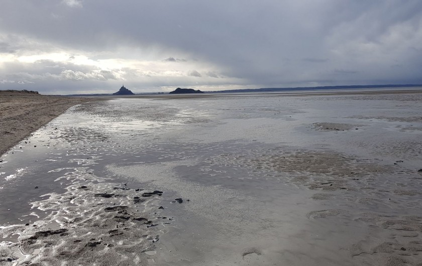 Location de vacances - Gîte à Bourguenolles - Le Mont Saint Michel vue de la plage des Genêts