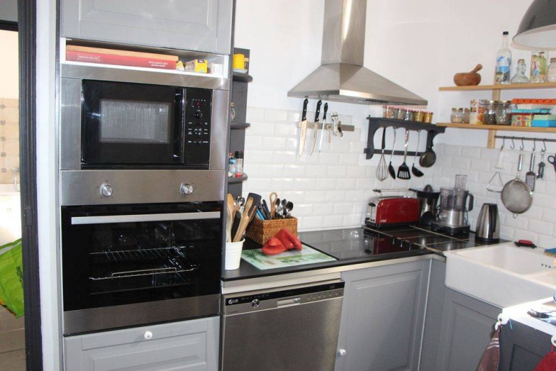 Location de vacances - Appartement à Hyères - Cuisine équipée