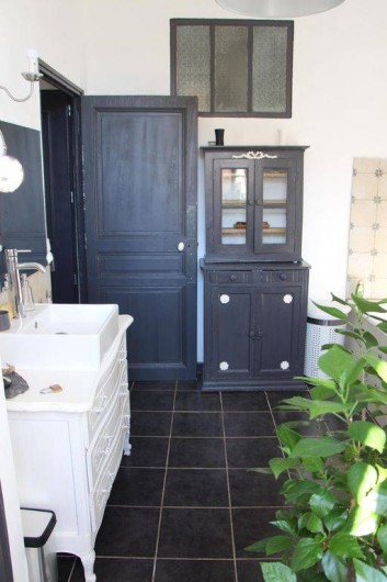 Location de vacances - Appartement à Hyères - Salle de bain