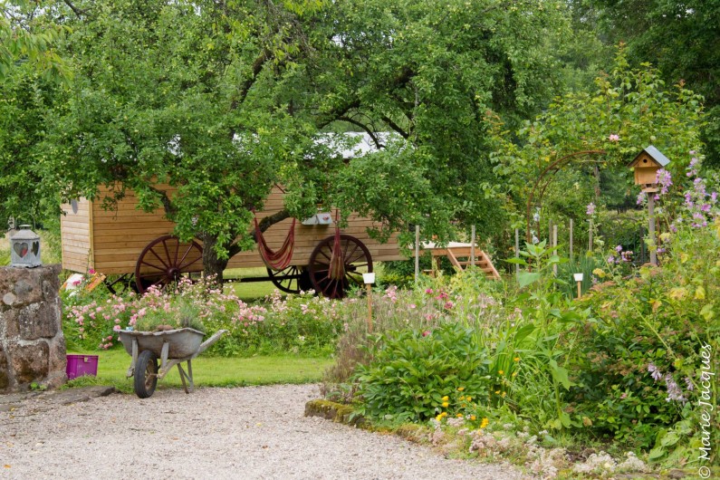 Location de vacances - Roulotte à Saint-Michel-sur-Meurthe - un écrin de verdure