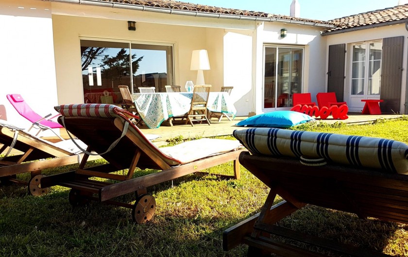 Location de vacances - Maison - Villa à Saint-Clément-des-Baleines - jardine amenagé dans villa Re privative de 6/8 personnes