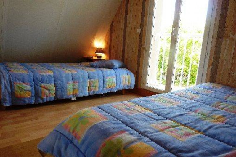 Location de vacances - Villa à Loubressac - chambre3 : étage  2 lits 9