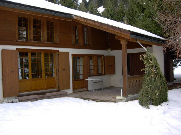 Location de vacances - Chalet à La Comballaz - facade est