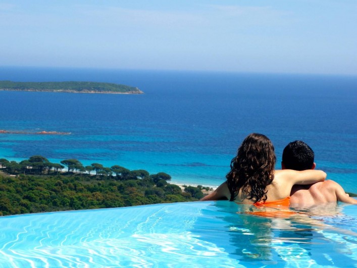 Location de vacances - Maison - Villa à Porto-Vecchio - Détendez-vous depuis notre piscine (commune) avec une vue mer exceptionnelle!