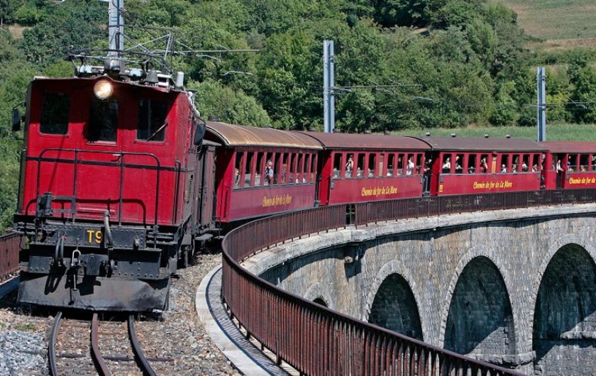 Location de vacances - Villa à Pierre-Châtel - le Petit train de la Mure