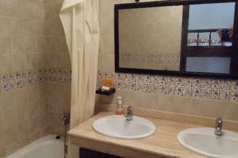Location de vacances - Appartement à Saïdia - première salle de bain