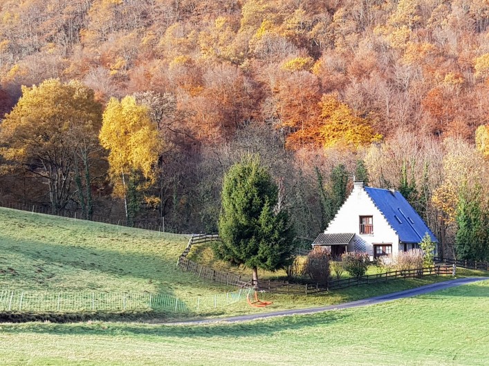 Location de vacances - Gîte à Sainte-Marie de Campan - la grange du Gaciet, premier voisin à 200 m... l'automne