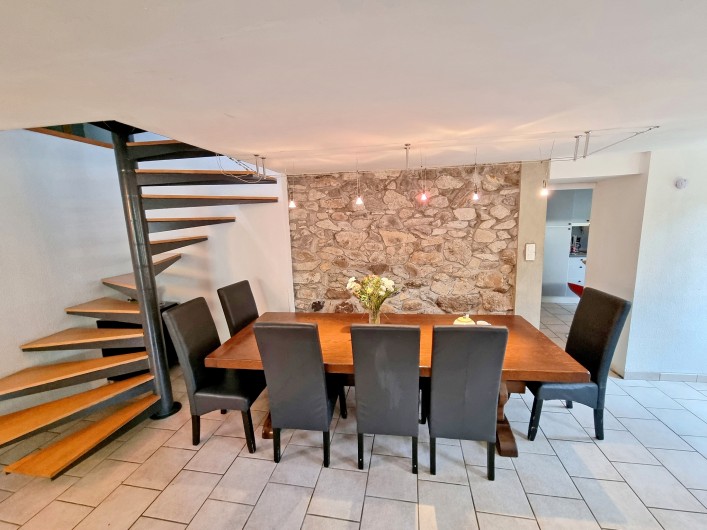 Location de vacances - Gîte à Sainte-Marie de Campan - la table à manger, accueillant jusqu'à 12 personnes