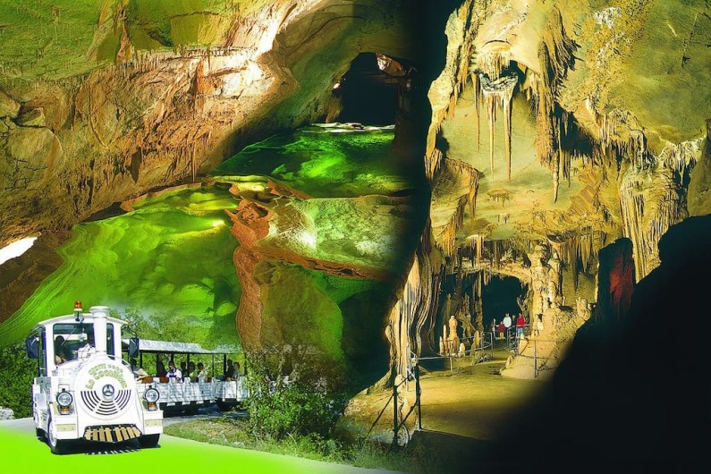 Location de vacances - Villa à Les Salelles - grotte de la coqualière, une  des 3 plus belles grottes de France